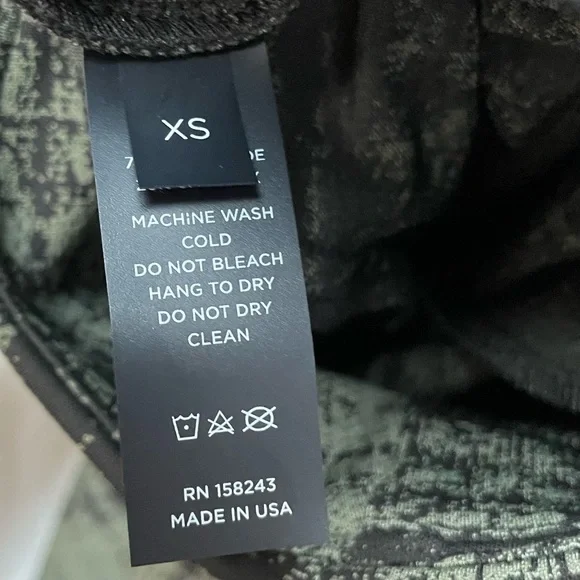 ❗️NWT❗️| ONA | Plaid sports bra and pants set. - Picture 7 of 16